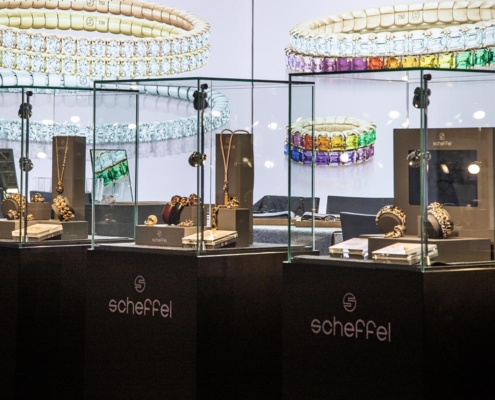Langenbrunner Black Cube bestückt mit Kostbarkeiten von Scheffel