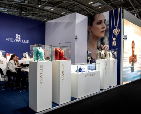 Frey Wille präsentiert seine Produkte in Langenbrunner White Cube und White Expo Counter